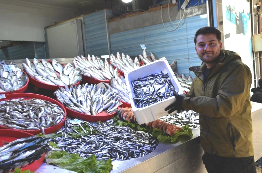 Tezgahların vazgeçilmeziydi! Bu yıl yerini Karadeniz hamsisine bıraktı 1