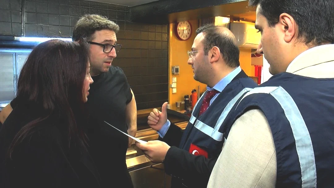 Referansla 10 müşteri alan hamburgerciye denetim! Mekanın sahibi konuştu:  Yüzlerce kişi alamıyorum  2