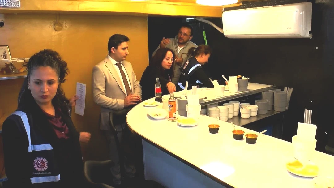 Referansla 10 müşteri alan hamburgerciye denetim! Mekanın sahibi konuştu:  Yüzlerce kişi alamıyorum  4