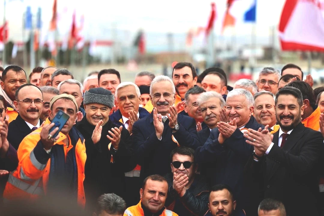 Bakan Uraloğlu o il için hızlı treni duyurdu Beklenti ve özlemi biliyorum 8