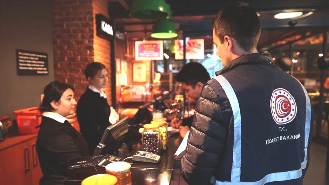 Kuver kaldırılınca menüde gizli bir zammın meydana geldiği iddia edilmişti! Bakanlık inceleme başlattı: Yaklaşık 2 milyon ceza alacak 2