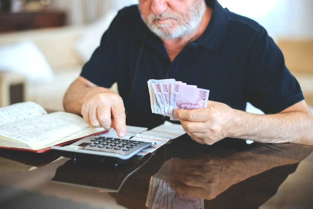 Emekli maaşı için İsa Karakaş tan çarpıcı formül  42 bin TL  rakamını verdi 2