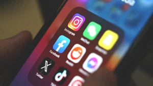 Endonezya Borsasında Sosyal Medya Kaosu: Milyar Dolarlar Havada!