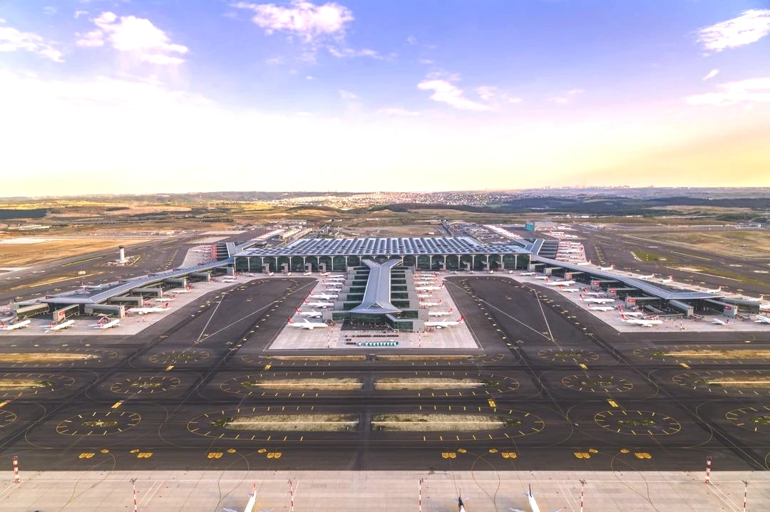 Bakan Uraloğlu rakamları açıkladı: Ocakta havalimanlarında 17,8 milyon yolcu 2