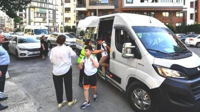 İzmir'deki Öğrenci Servis Ücretlerine Şok Zam! Güncel Fiyatlar Açıklandı