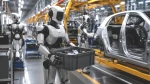 BMW, Mercedes ve Tesla Fabrikalarında Devrim! Yürüyen ve Konuşan Robotlar Görevde!