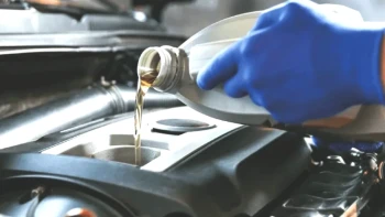 Motor Yağı Stokları Kritik Düşüşte! Fiyatlar Yükseliyor, Otomotiv Sektöründe Alarm Zamanı