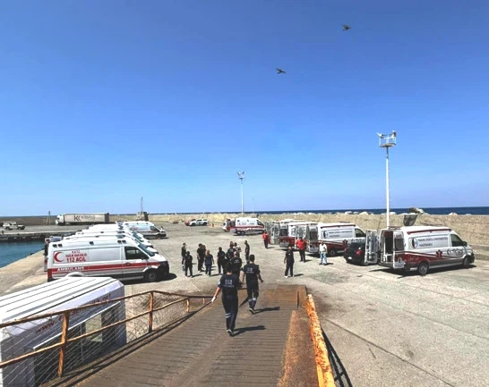 Girne'de feribot faciası: 267 kişiden 172'si kurtarıldı, ilk belirlemelere göre 6 kişi hayatını kaybetti - Resim : 2