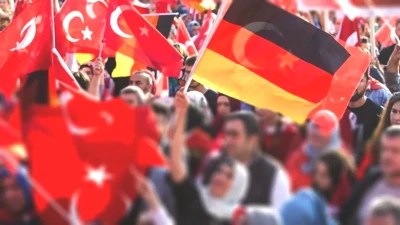 AfD Zaferiyle Türk Esnaflar Tedirgin: Dükkanlarını Kapatma Planları Var!