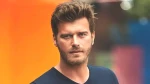 Kıvanç Tatlıtuğ'a Şok Suç Duyurusu! Türkmen İşçi Çatıdan Düşerken Ne Oldu?