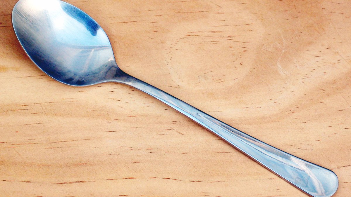 Metal Kaşıkla Buzdolabında Sürpriz! Bu Yöntemi Kesinlikle Denemelisiniz!