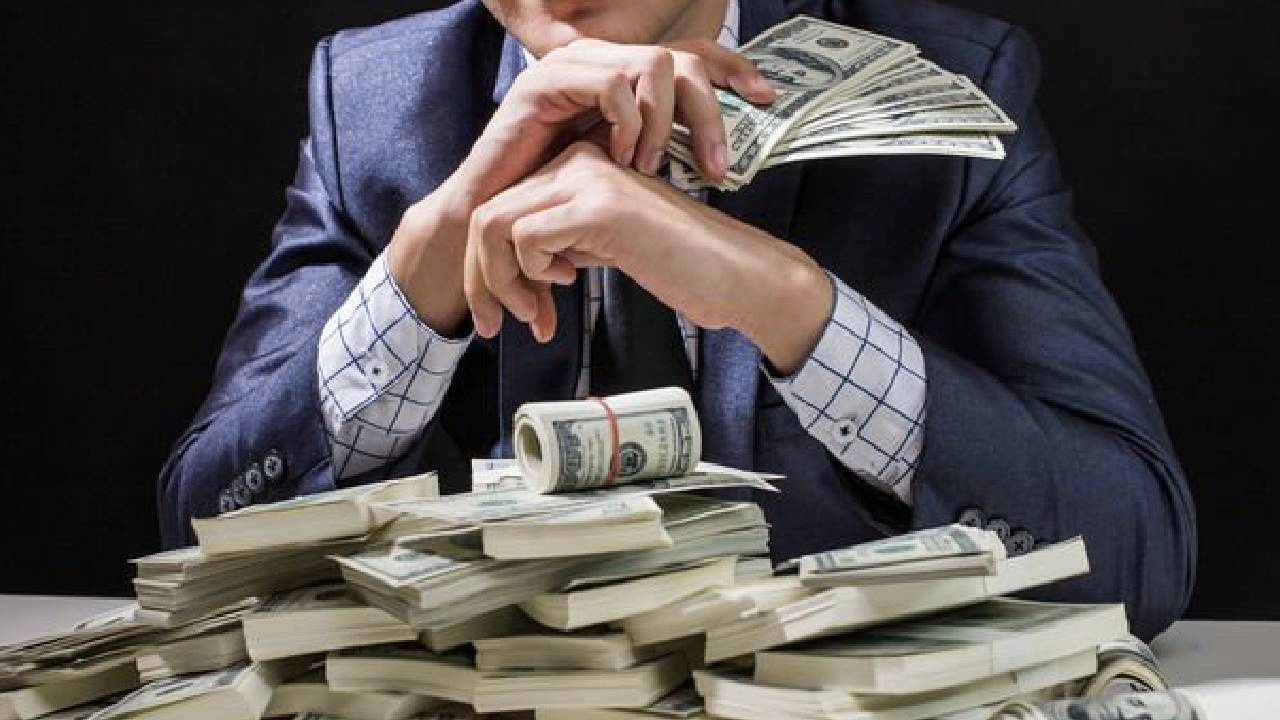 Dünyanın En Varlıklı Ailesi Açıklandı: Zirvede Hangi İsim Yer Alıyor?
