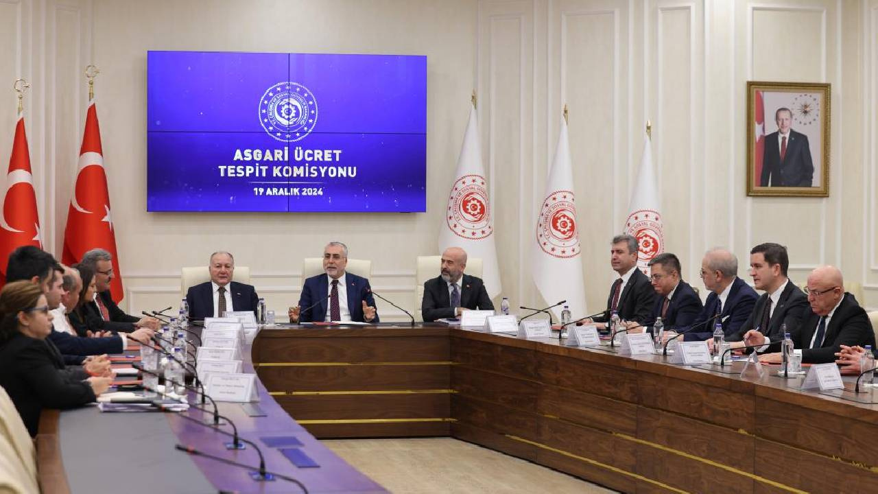 SGK Uzmanı Özgür Erdursun, Asgari Ücret Açıklamasında Erdoğan'ın Detaylarını Paylaştı!