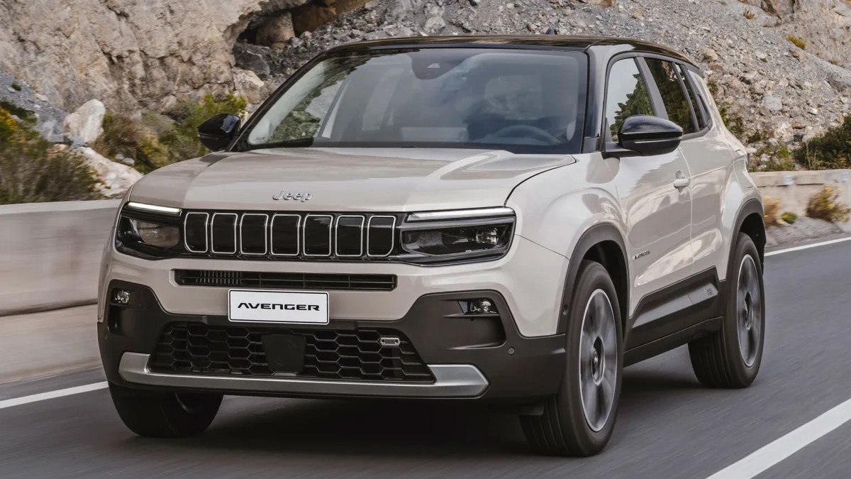 Jeep’te Fırsat Rüzgarı! Bayiler Müşterilerle Dolu: Avenger, Renegade, Compass’ta 200 Bin TL İndirim!