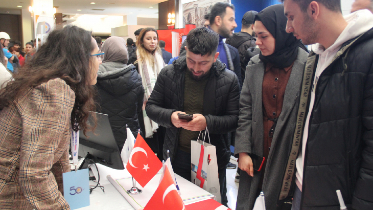 Fırat EDAŞ Standına Büyük İlgi