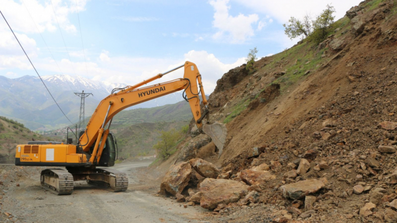 İl Özel İdaresi Yol Genişletme Çalışmalarına Devam Ediyor