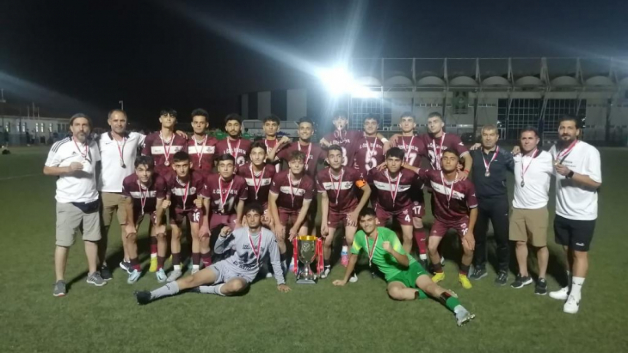 U17 Türkiye Şampiyonu Elazığ İl Özel İdare Spor