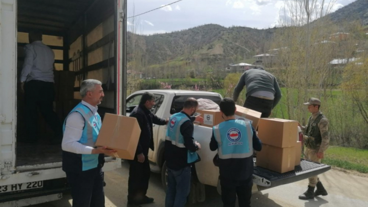 Memur-Sen Doğanşehir'de Yardım Kolisi Dağıttı