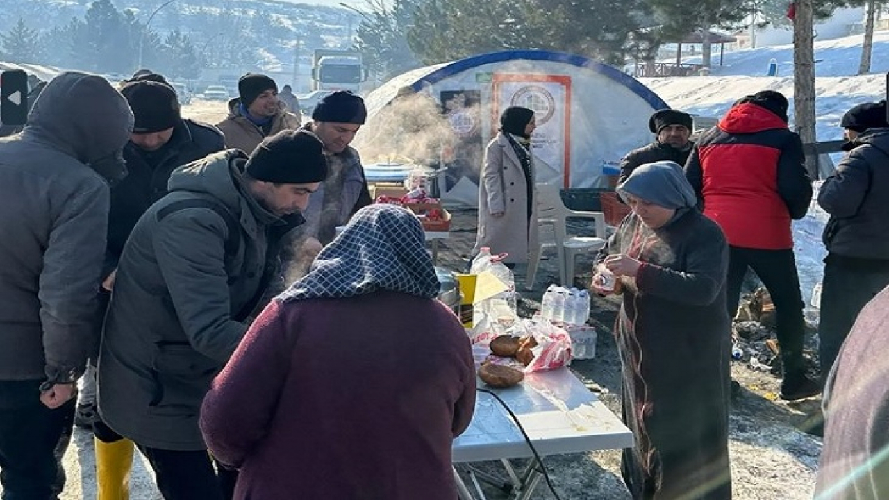 ELMÜTDER Deprem Bölgesine Yardım Gönderdi