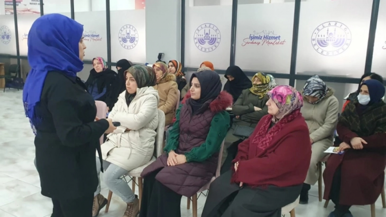 Elazığ Belediyesi 'Ailede Çocukla İletişim' Semineri Düzenledi