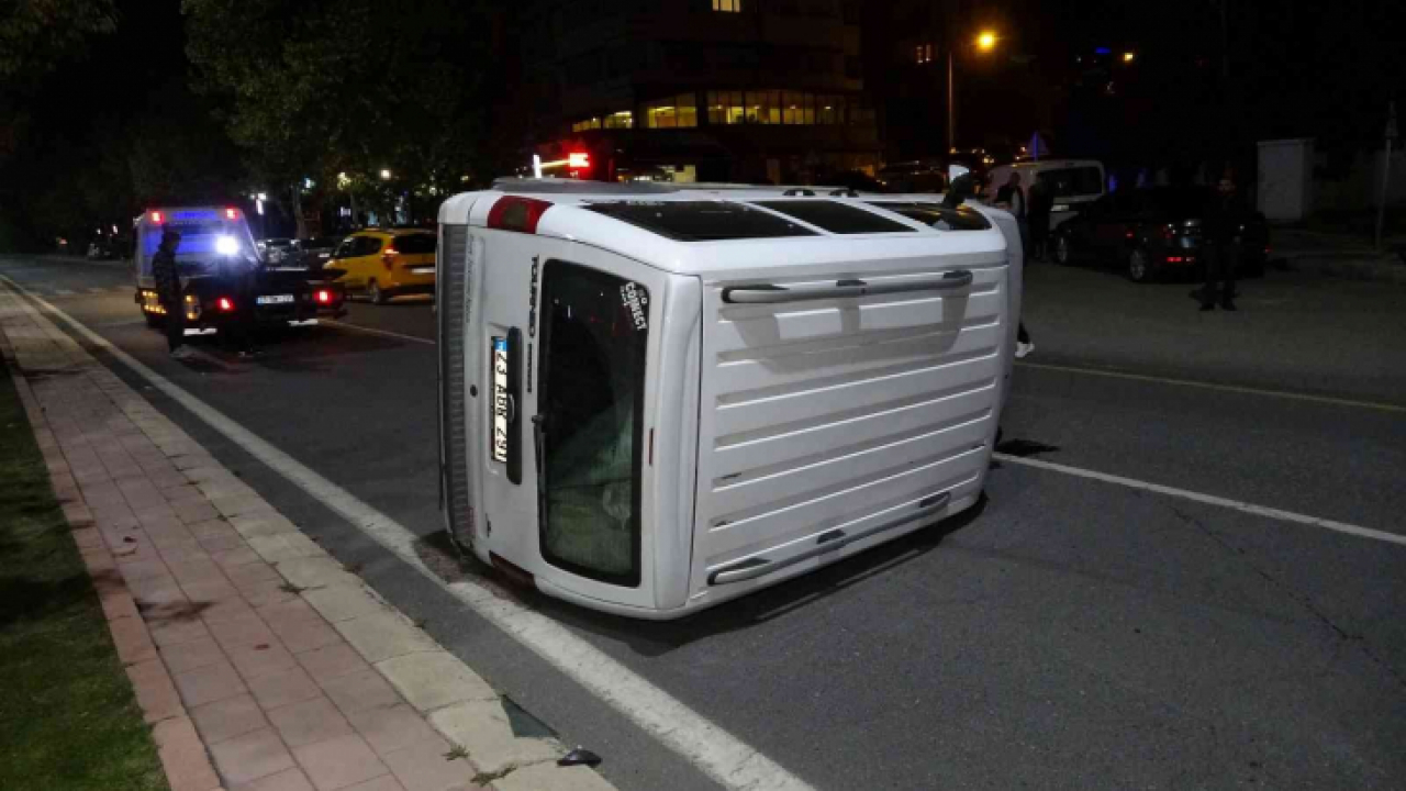 Elazığ'da hafif ticari araç yan yattı: 1 yaralı