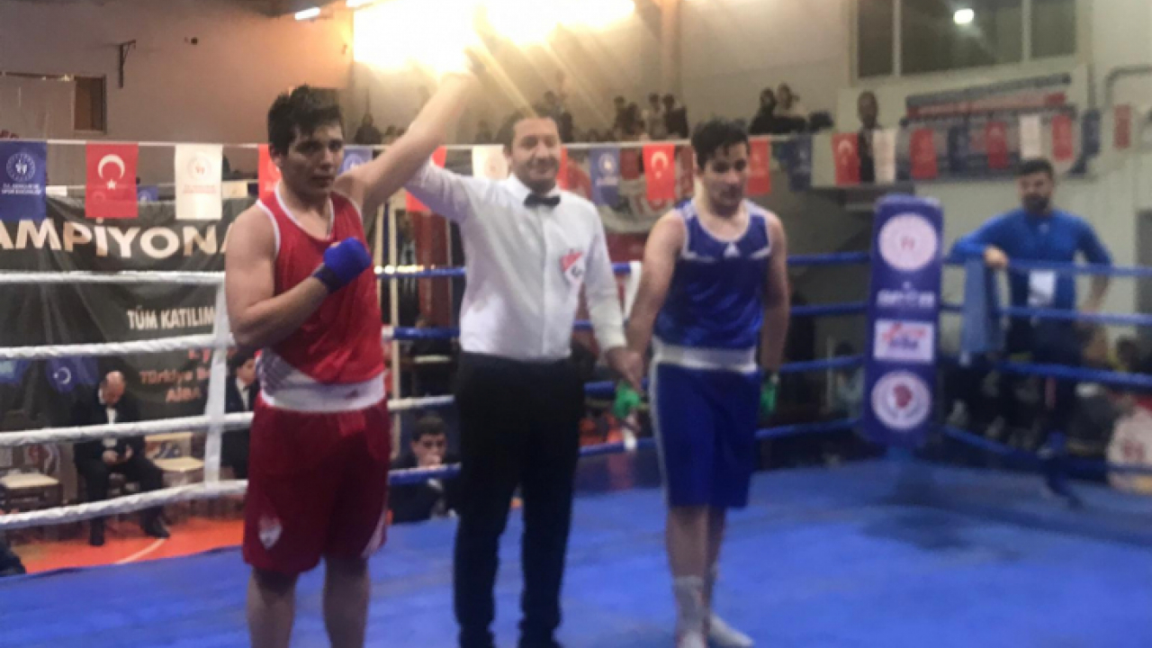 Elazığ Belediyesporlu 3 Boksör Çeyrek Finalde