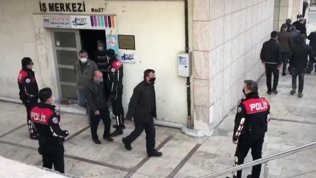 Kumarhaneye çevrilen iş merkezinde 25 kişi suçüstü yakalandı