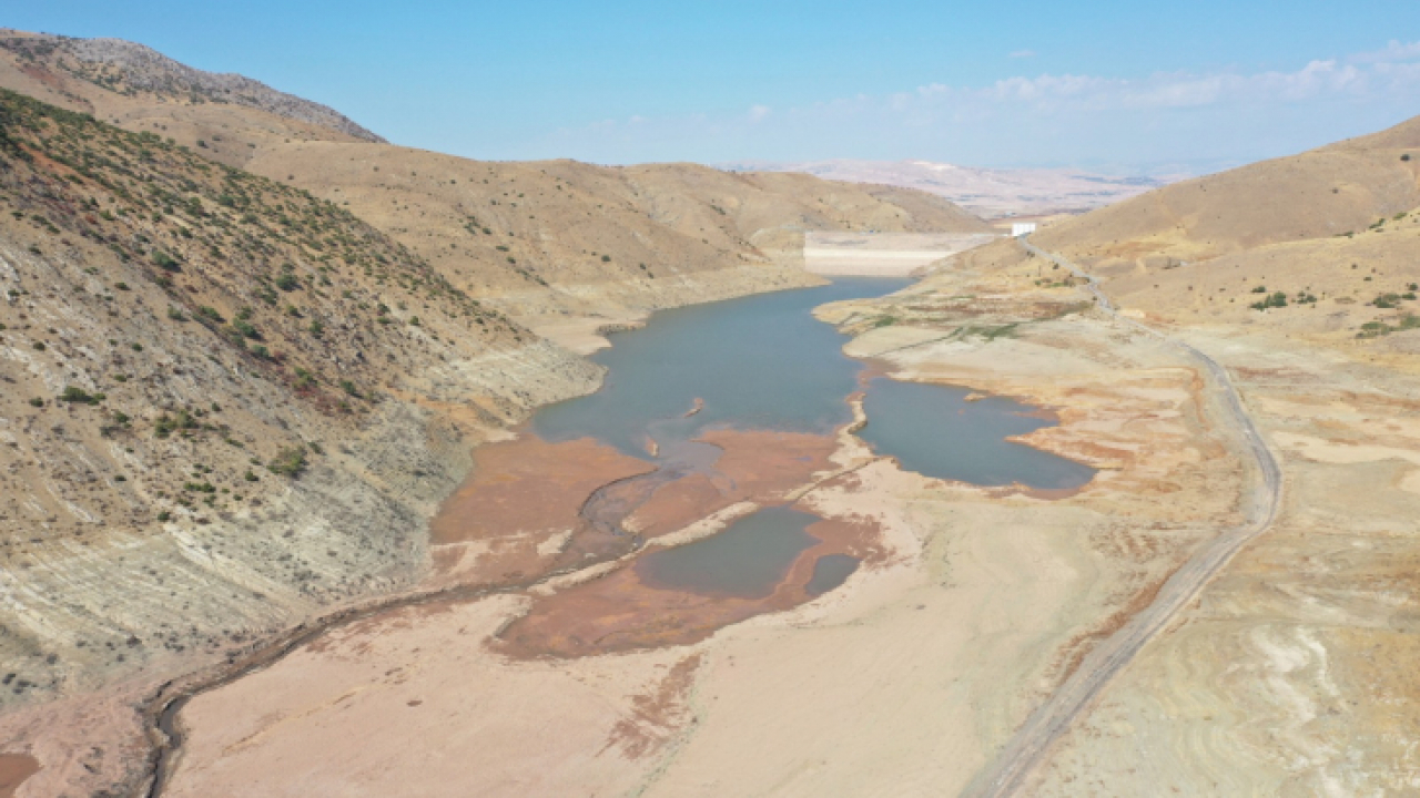 Hamzabey Barajında su tükendi