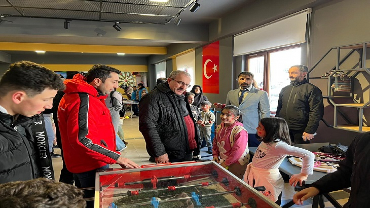 İl Protokolü KYK Yurtlarında Kalan Depremzedeleri Ziyaret Etti