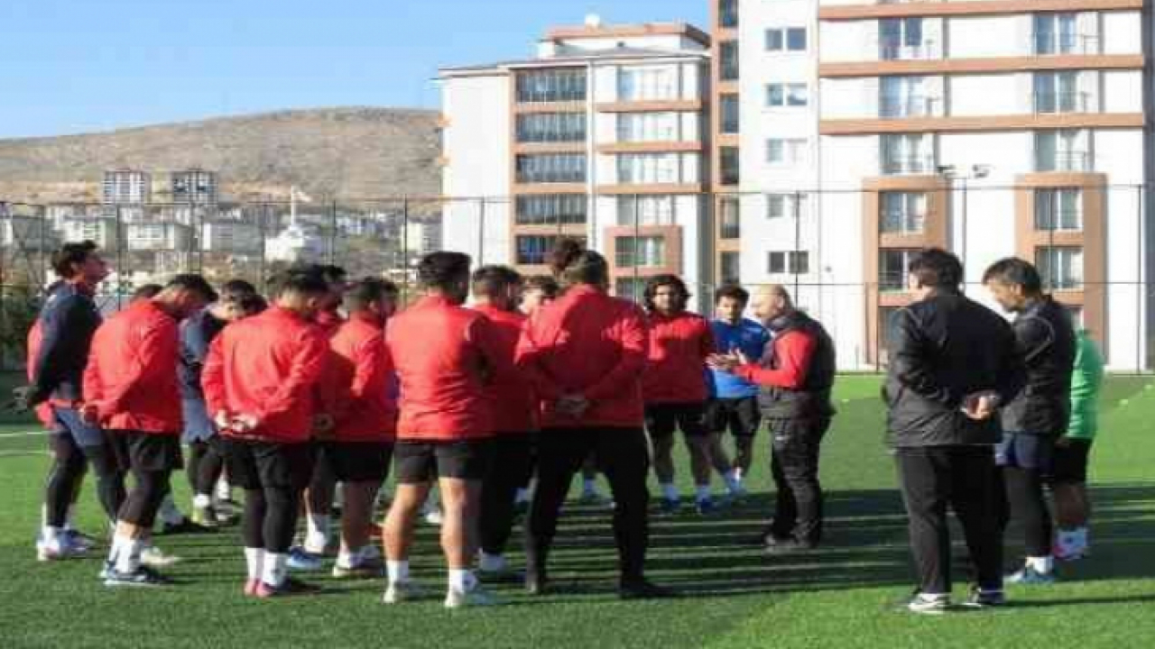 Elazığ Karakoçan FK'da 2 ayrılık daha