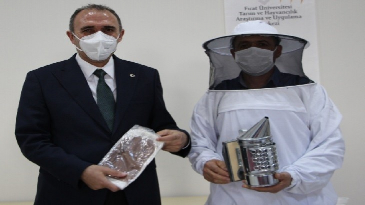 Arı Yetiştiriciliği Kursuna Katılan Kursiyelerlere Sertifika Verildi