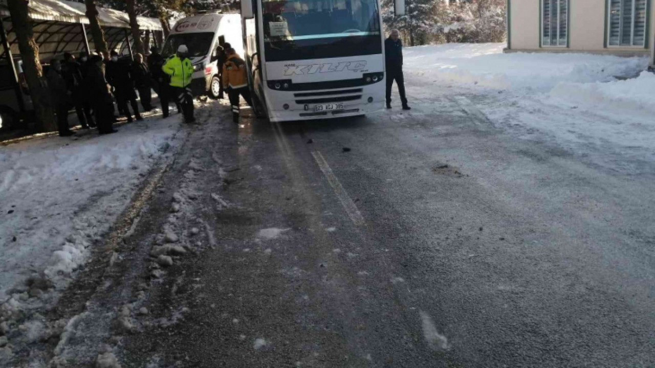 Elazığ'da minibüsün altında kalan kadın hayatını kaybetti