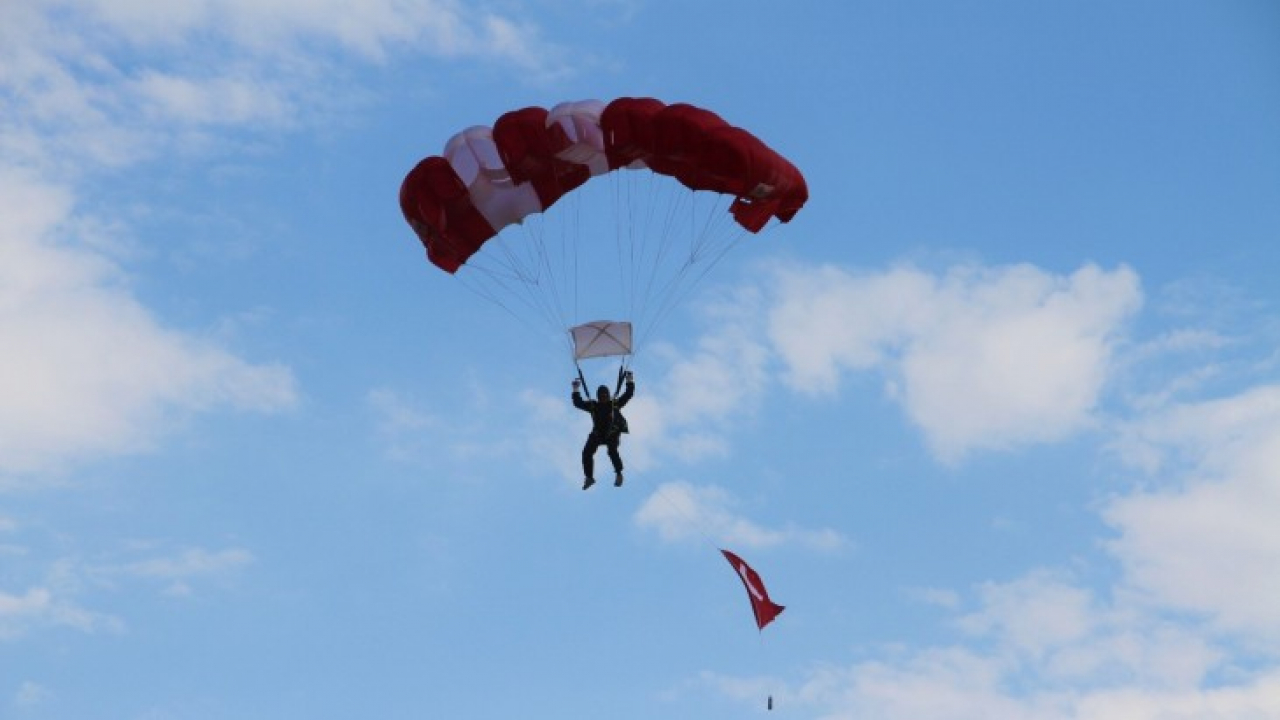 Elazığ'da SkyFest etkinliği renkli görüntüler oluşturdu