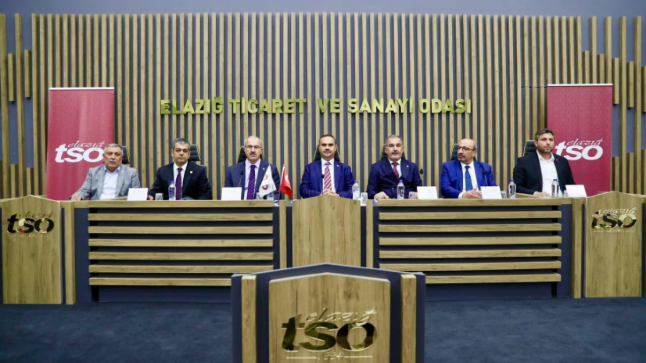 Bakan Kacır, İş Dünyasıyla Bir Araya Geldi