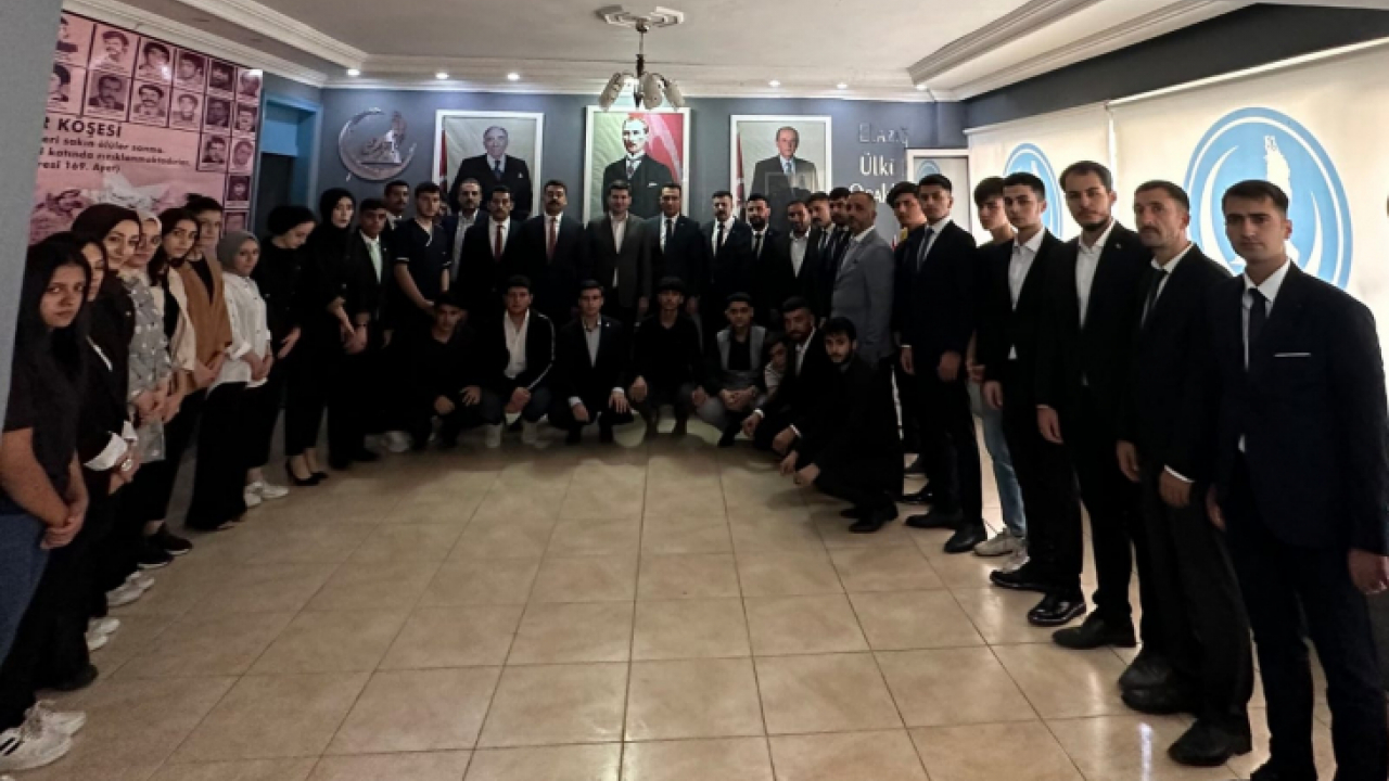 Ülkü Ocakları Genel Başkanı Ahmet Yiğit Yıldırım, Ülkü Ocakları Elazığ İl Başkanlığı'nı ziyaret etti