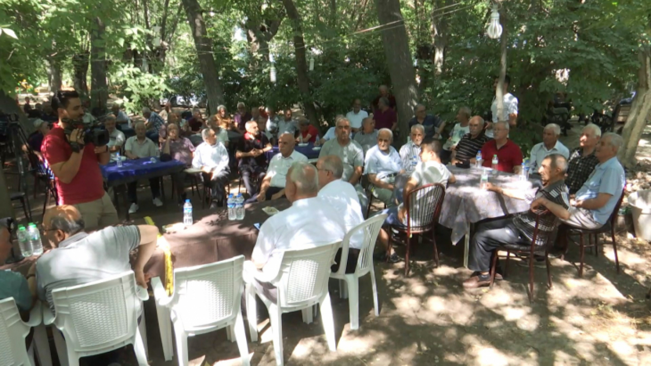 AK Parti Merkez İlçe Başkanlığı, Hal Köyü'nde Muhtarlarla Bir Araya Geldi