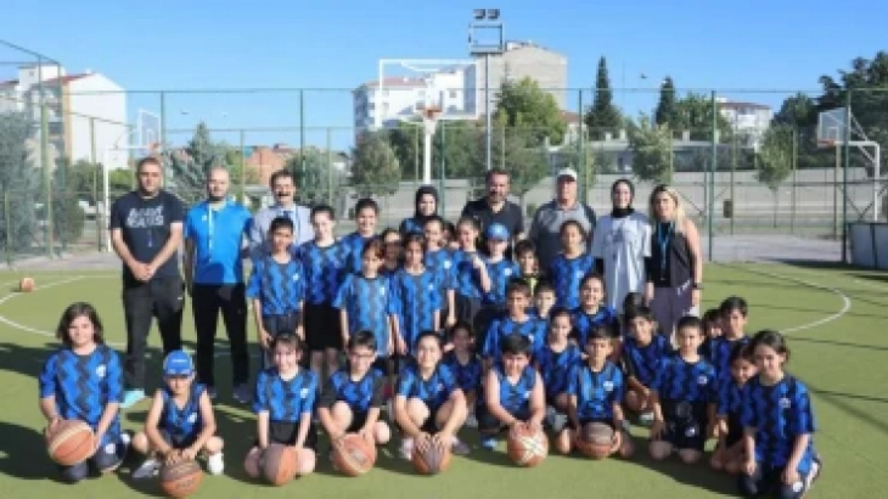 Başkan Şerifoğulları Yaz Spor Okullarında