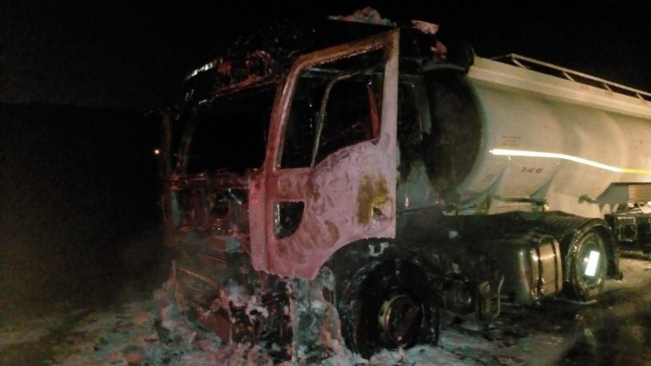 Adıyaman'da benzin yüklü tanker yangınında faciadan dönüldü
