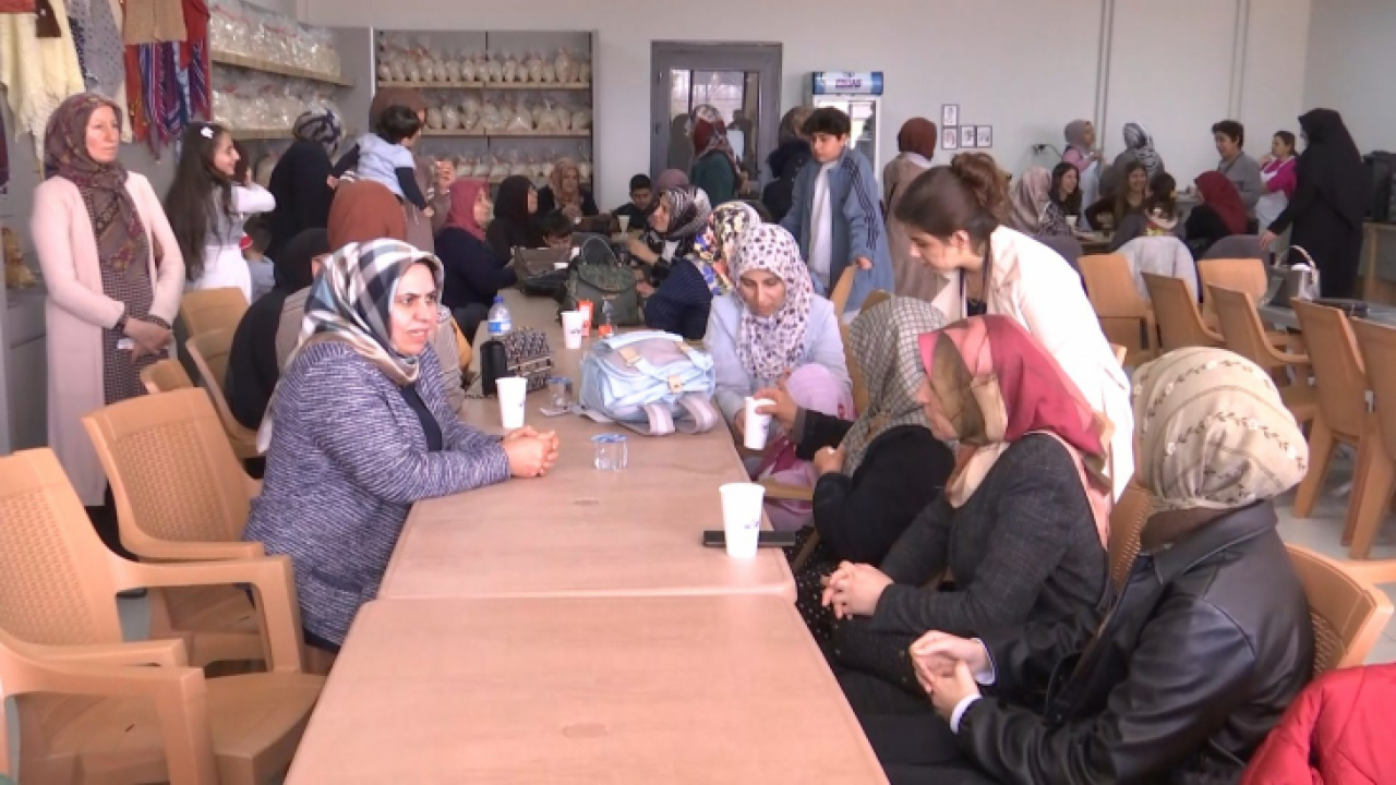 Elazığ Belediyesi Kadın Meclisi, Depremzede Vatandaşlarla Bir Araya Geldi