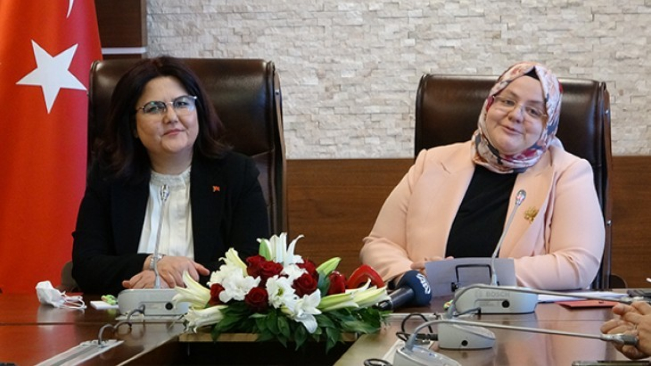Aile ve Sosyal Hizmetler Bakanlığı görevini Derya Yanık devraldı