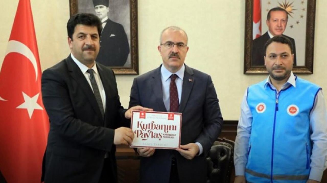 Vali Toraman'dan Kurbanını Paylaş Kardeşinle Yakınlaş Kampanyasına Destek
