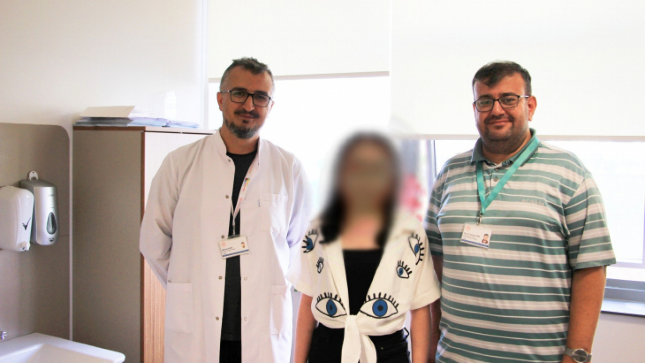 Fethi Sekin Şehir Hastanesi'nde Genç Bir Hastaya Timektomi Ameliyatı Yapıldı