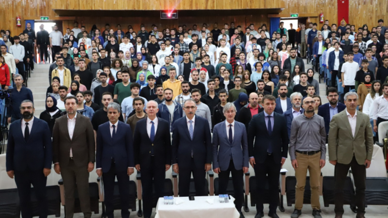 FÜ'de Uyum Eğitimleri Programı Gerçekleştirildi
