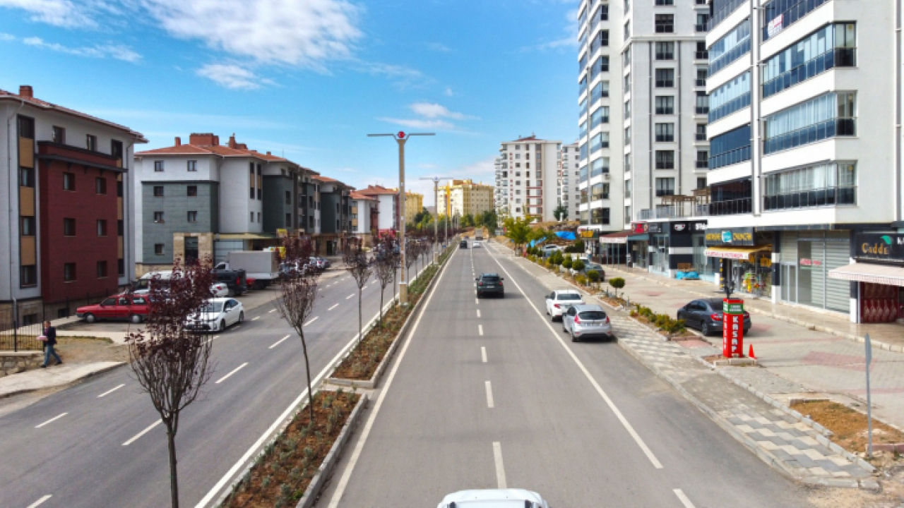 Abdullahpaşa Mahallesi'nde Yol Genişletme ve Asfaltlama Çalışmaları Tamamlandı