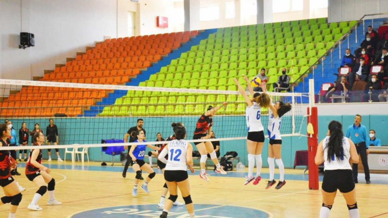 Elazığ Belediyespor Voleybol Takımı Sezonu Tamamladı