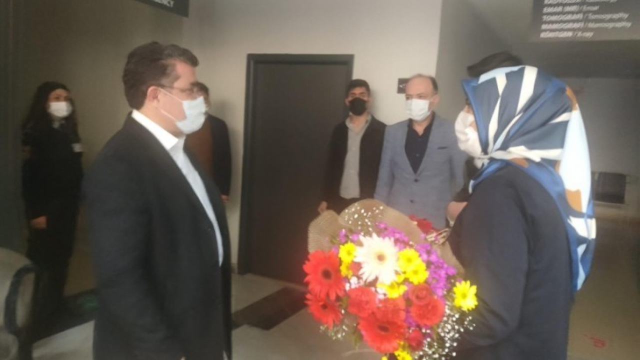 AK Parti Kadın Kolları, sağlık çalışanlarının gününü kutladı