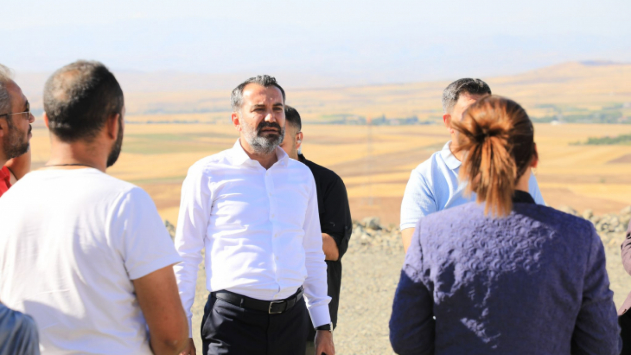 Başkan Şerifoğulları 'Briketçi-Kiremitçiler Sitesi' İnşaat Alanında İncelemelerde Bulundu
