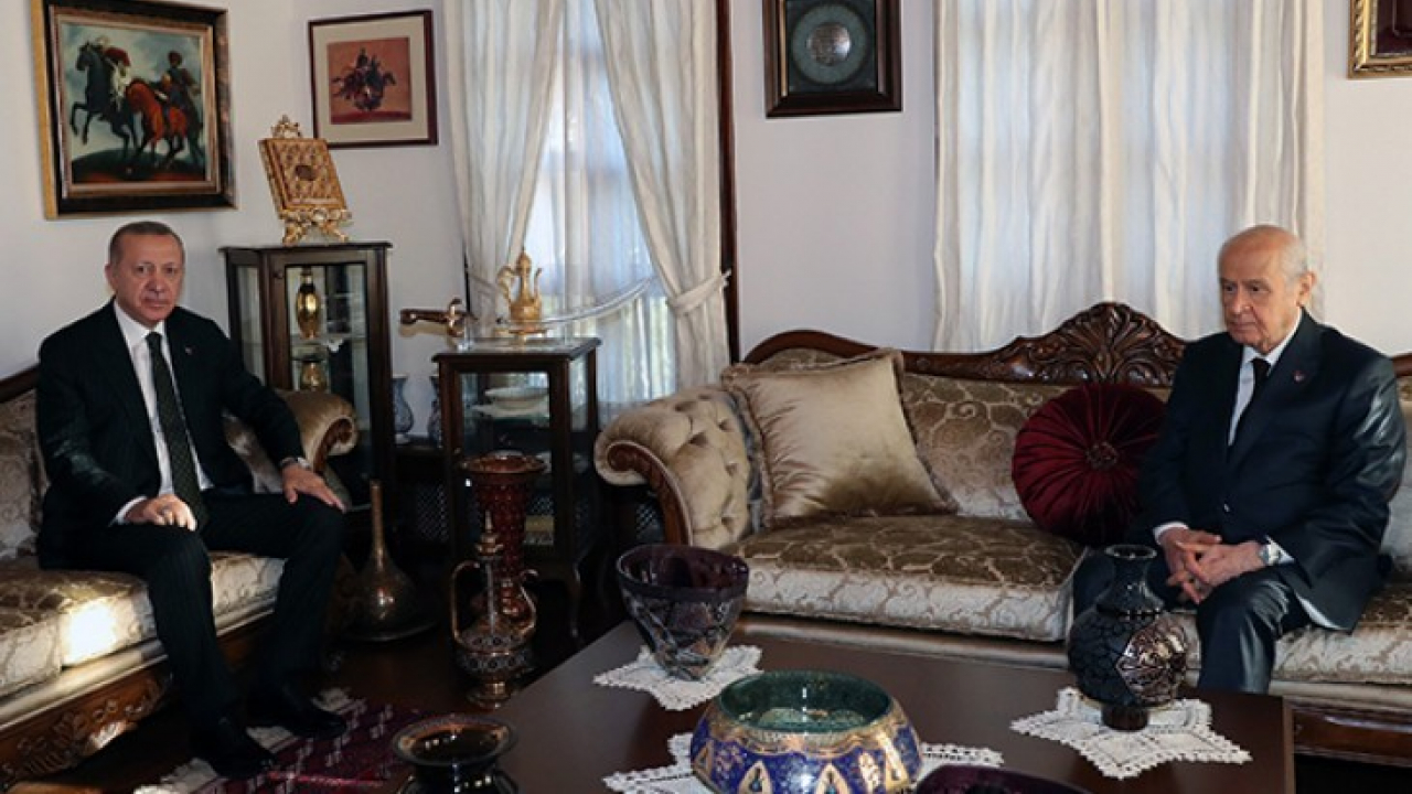 Cumhurbaşkanı Erdoğan MHP lideri Bahçeli'yi evinde ziyaret etti