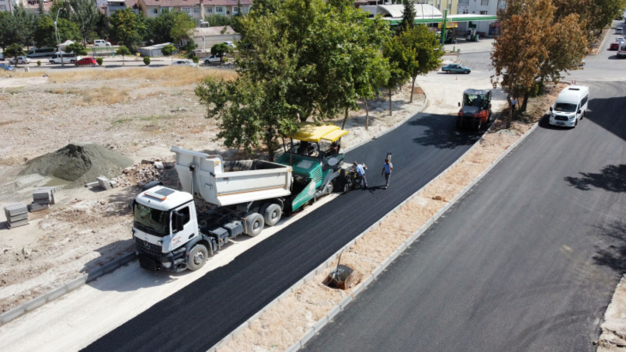 Elazığ'da Yol Yenileme ve Genişletme Çalışmaları Sürüyor