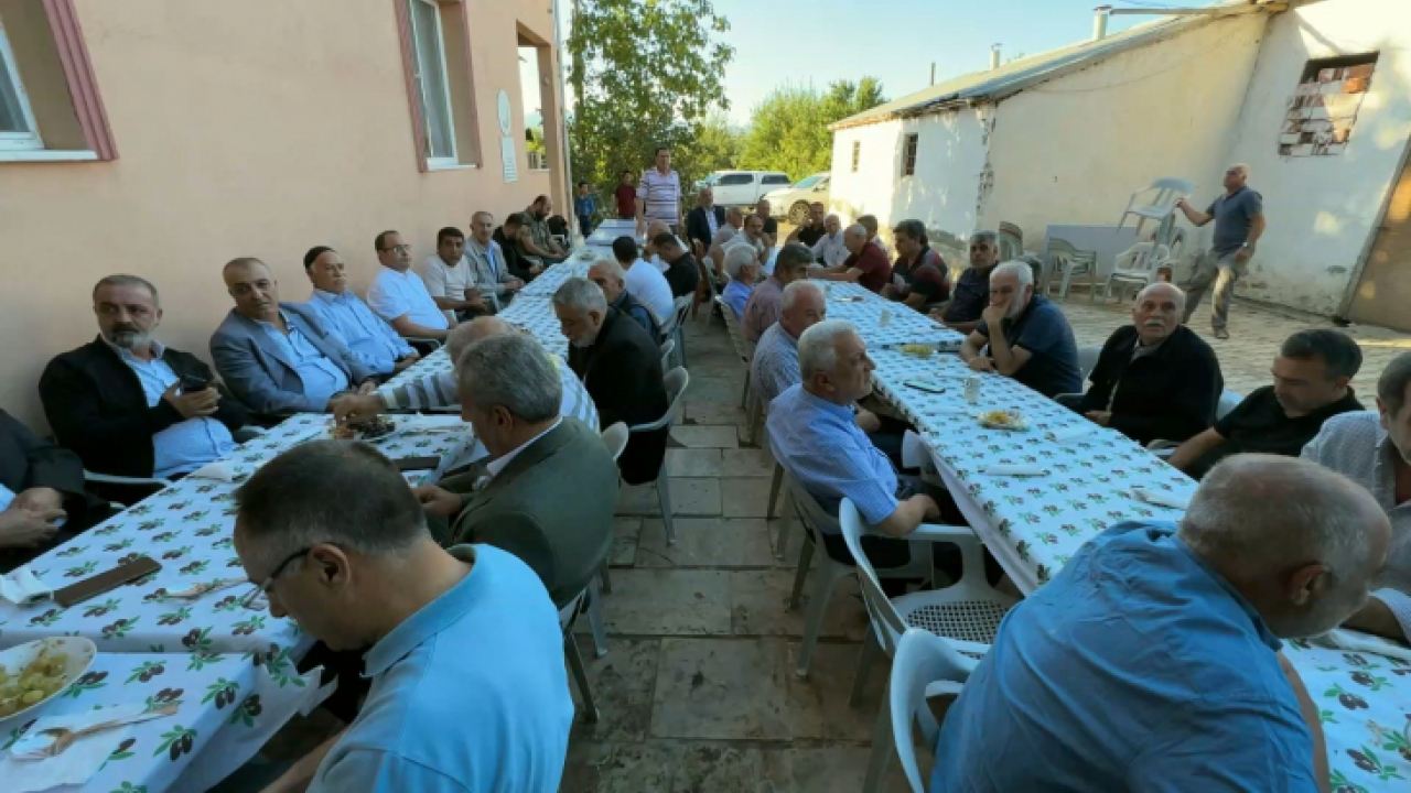 AK Parti Heyeti Korucu Köyünde Muhtarlarla Buluştu